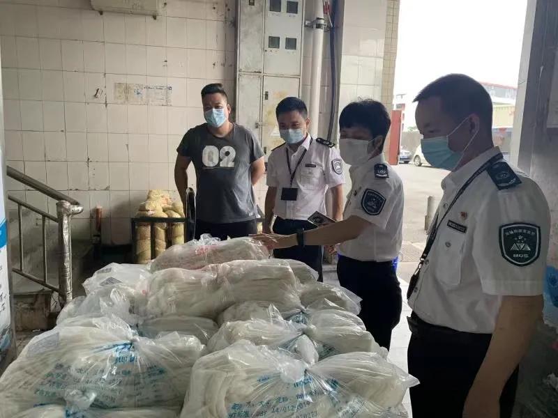 无证生产加工湿米粉，西乡某小作坊被查