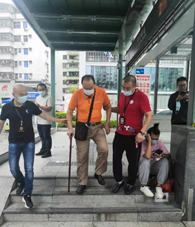 黄贝之声｜“贴心接送 暖心陪同”黄贝街道为60岁以上老人接种疫苗“保驾护航”