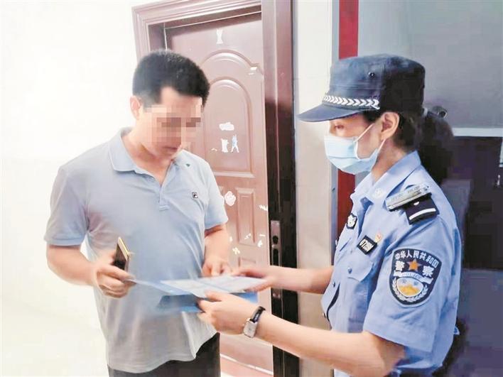 男子遭遇冒充“公检法”诈骗，巧遇光明警方入户宣传反诈避免损失