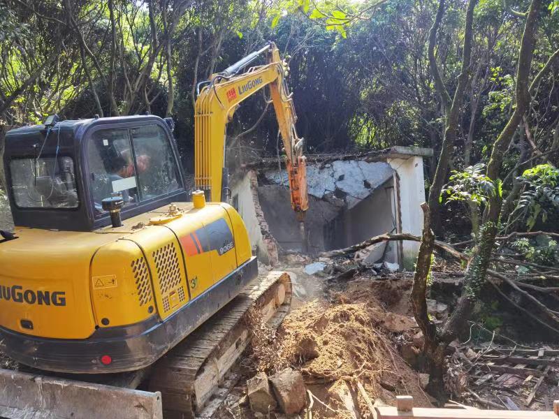南澳办事处清理4处违建，加快推动国土空间提质增效 