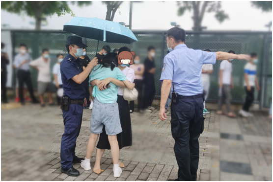 你接种，我护航！光明警方护航疫苗接种让市民群众安心更暖心