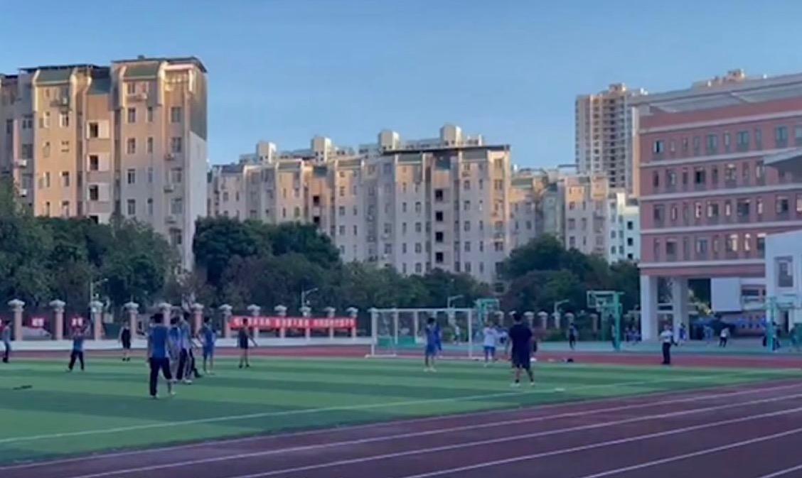 开学在即却不想上学？心理医生这六招教你摆脱“开学焦虑”
