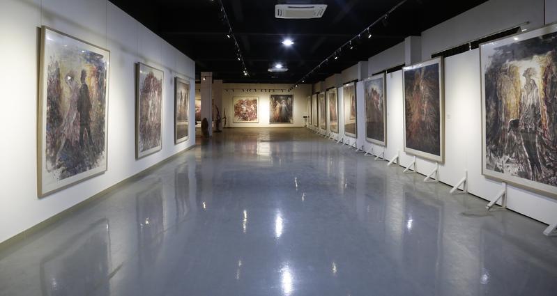 “富中奇大写意中国画作品展”在龙华侯宝斋文创园展出