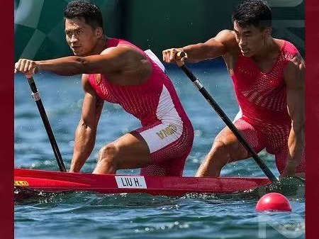 刘浩/郑鹏飞夺得静水皮划艇男子1000米双人划艇银牌！