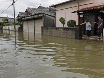 日本多地遭遇暴雨，7县发布最高级别撤离警报