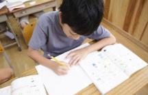 别误解了“不同学生设不同难度作业” 