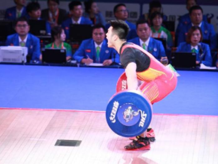 石智勇破总成绩世界纪录，夺得全运会冠军！