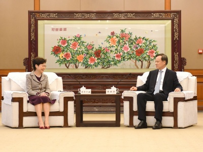 香港行政长官与重庆市领导会面