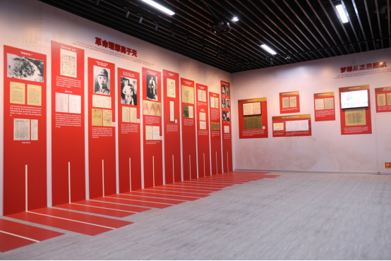 两大档案文献展亮相深圳档案中心，展现百年奋斗党史及深圳脱贫攻坚历程