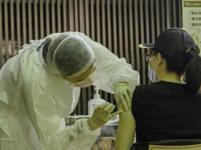 台湾累计766人注射新冠疫苗后死亡，涉阿斯利康、莫德纳等