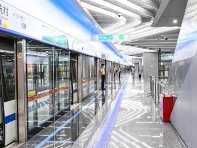 “大湾区最快地铁”试乘 广州市中心至南沙仅需半小时
