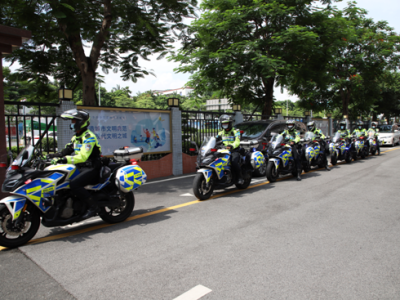 福城街道举行交警铁骑启动仪式，率先为交警增配5名铁骑队员