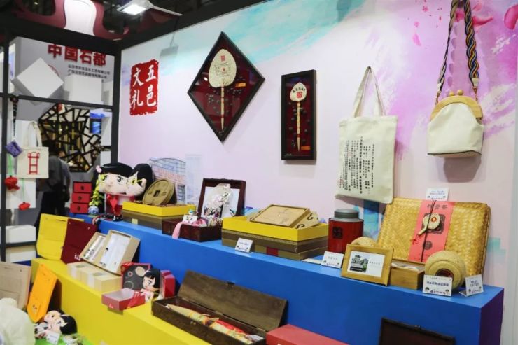 文博会江门馆人气足：文创产品有魅力 特色非遗令人迷