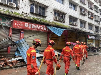 泸县地震遇难者：一人被砖块砸中身亡，两人房屋垮塌被压离世