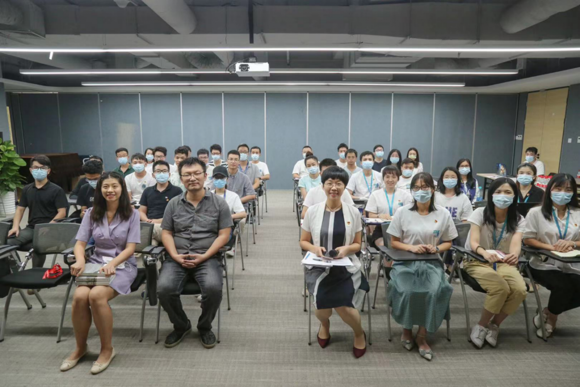 “党建领航 书香互联” 好书共读系列分享会走进深圳互联网企业
