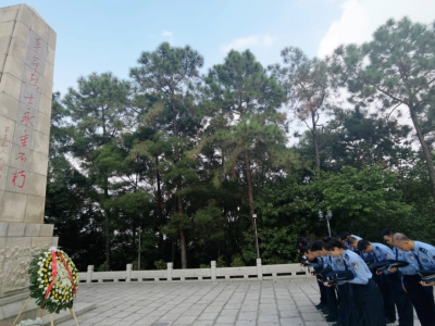 皇岗边检赴革命烈士陵园纪念碑开展主题党日活动
