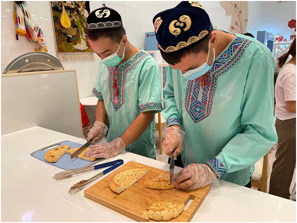 @深圳人 新鲜出炉的新疆馕饼，等你来品尝！