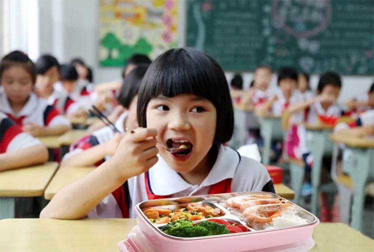 广东出台政策：学校集中食堂、配餐点应当使用加碘盐 