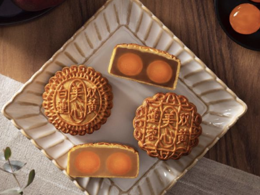 莲蓉拔丝、黑枸杞藤椒牛肉、香芋味、青稞月饼......今年中秋，你吃这些创新型月饼吗？