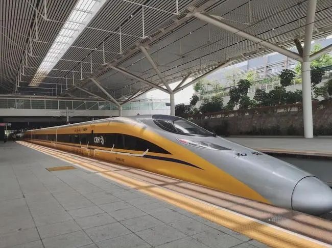 深圳铁路预计发送旅客超400万人次 看看哪些城市加开列车
