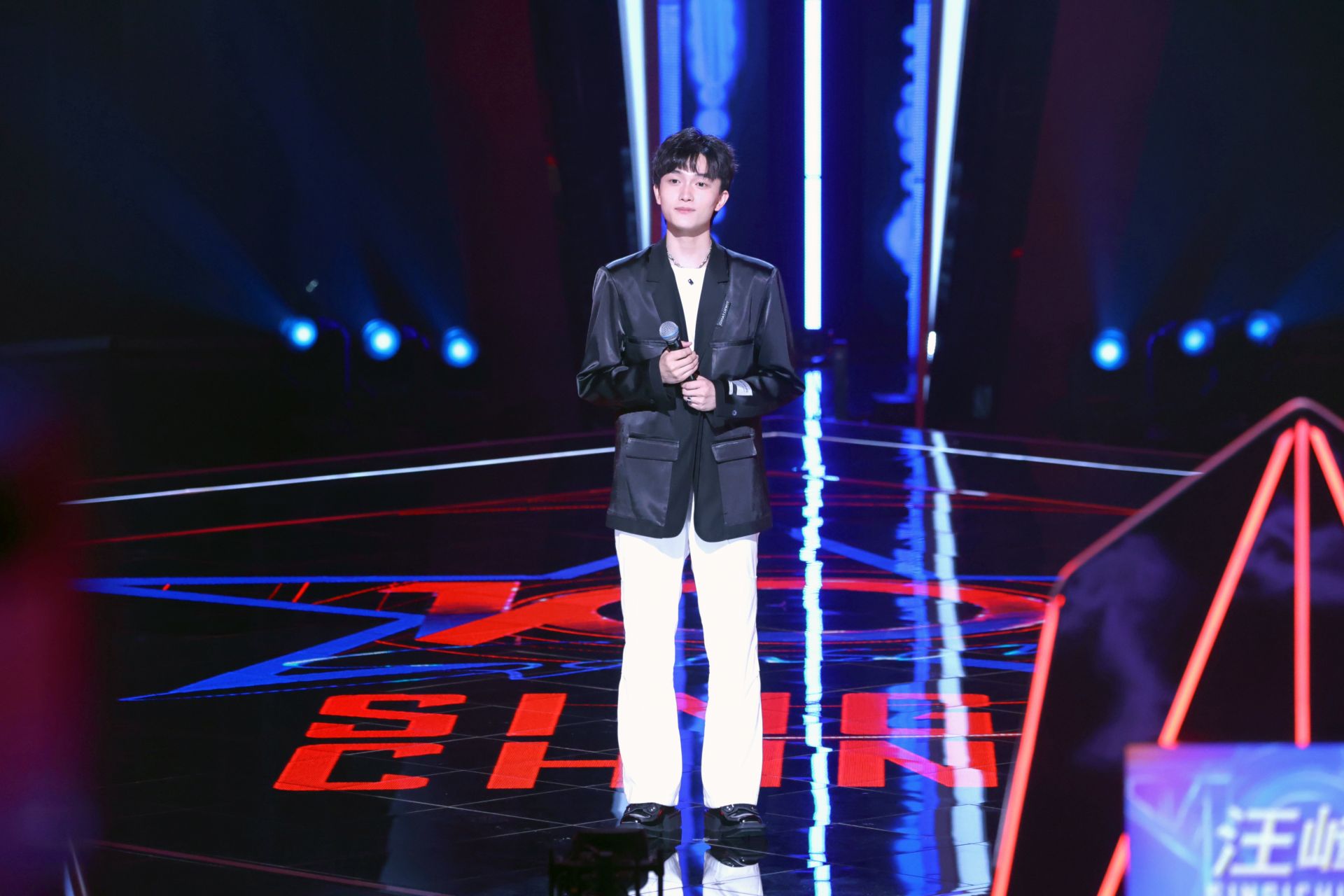 “好声音”杨耀扬：把握当下，再想以后