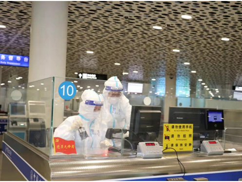 深圳机场边检筑牢空港疫情防线，累计查验出入境航班2.9万余架次