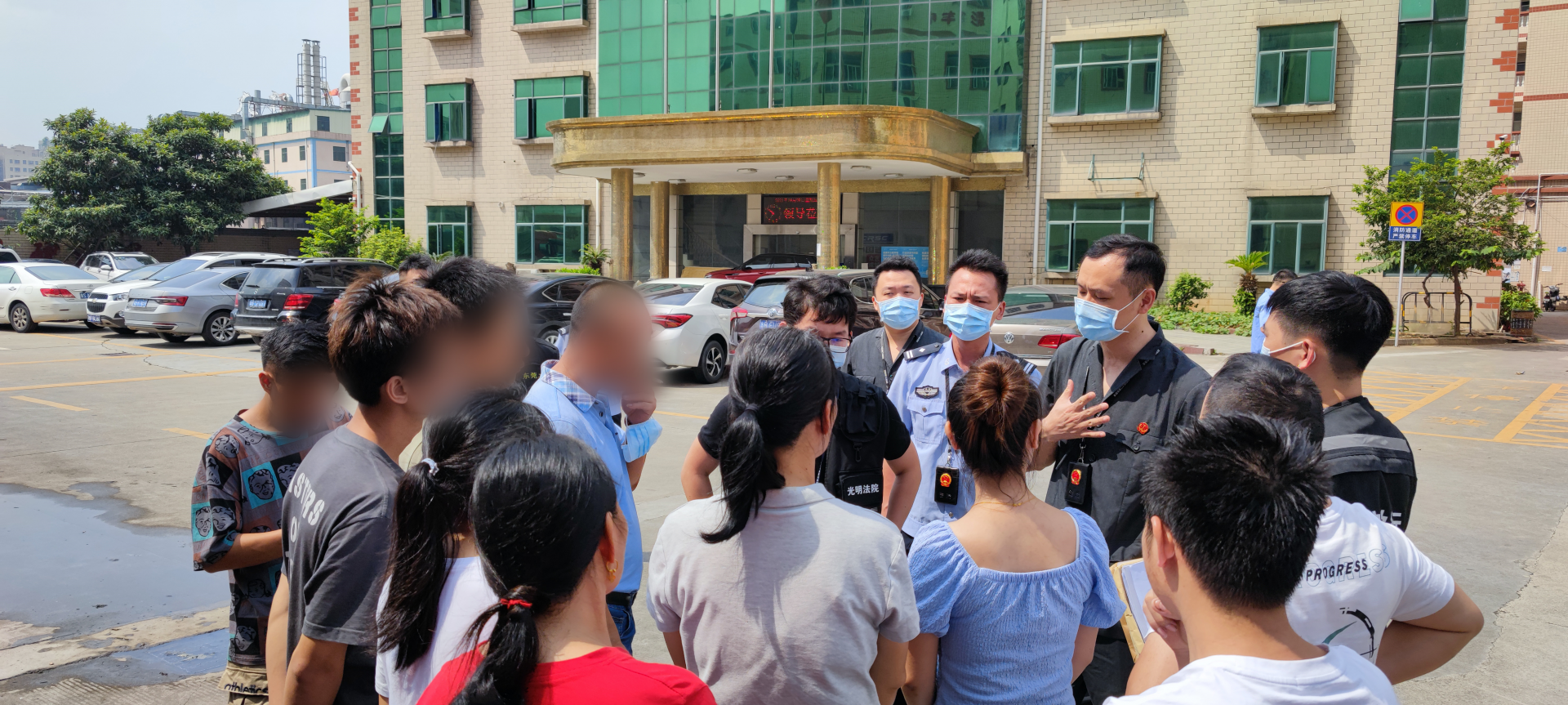 光明一倒闭公司拍卖财产遇难题！莞深法院联手执法化解矛盾