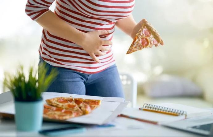 胃会越撑越大、越饿越小吗？ 