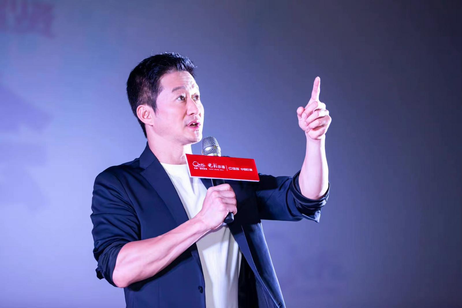 《长津湖》76小时冲入年度前三票房 3000万观众深情致敬革命先辈