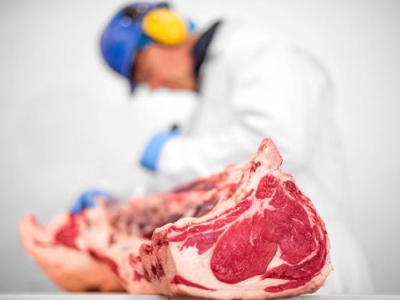 两部门：禁止进口英国30月龄以下剔骨牛肉