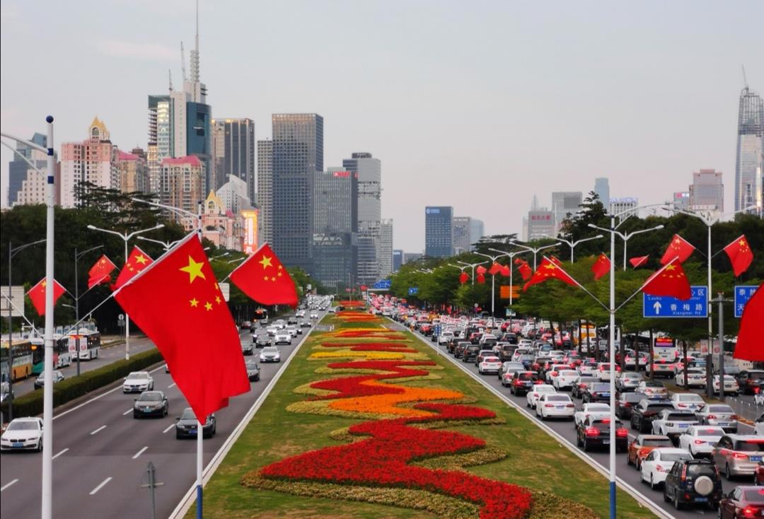 覃伟中开展节前安全督导检查 让市民群众度过一个平安欢乐祥和的国庆假期