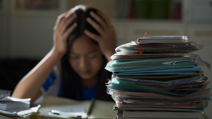 年少早知愁滋味，专家：“三孩”“双减”助青少年塑美丽心灵