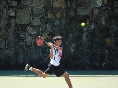 喜讯！田东中学学子网球赛场夺冠摘银