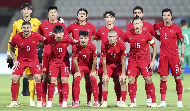国足主帅李铁谈首胜：运气站在了我们这边
