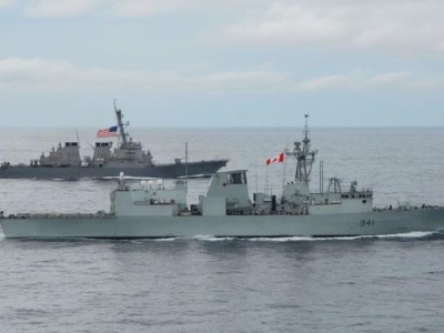美加军舰过航台湾海峡，东部战区回应