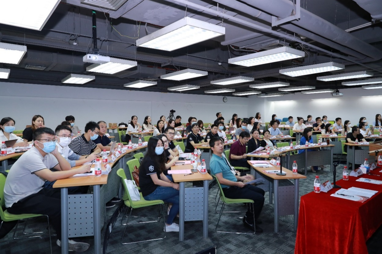 未来教师范是个什么“范”？ 深圳首期“先锋教师创新班”完美收官