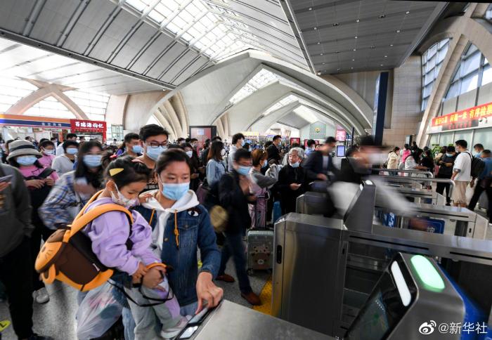 国庆黄金周第二天全国铁路预计发送旅客1140万人次