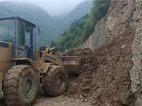 甘肃多地遭遇强降雨 局地出现内涝塌方 多个景区临时关闭