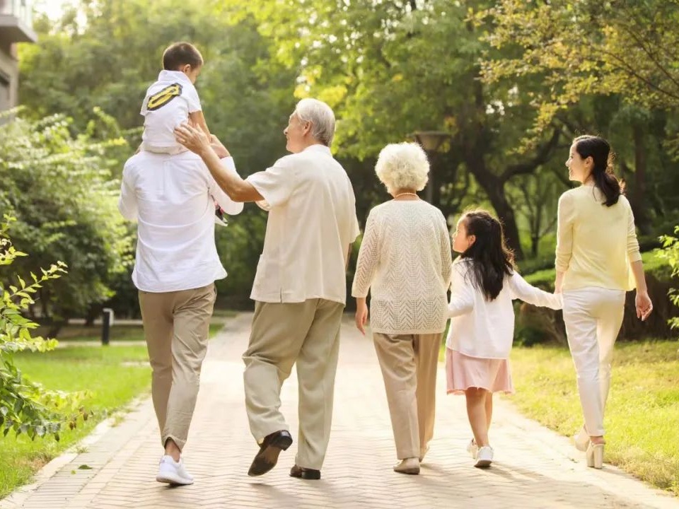 深圳将健康服务送到老年人身边 65岁以上老年人健康管理率提升至77.4%