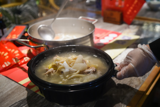 夜经济助深圳加冕“外卖火锅之城”