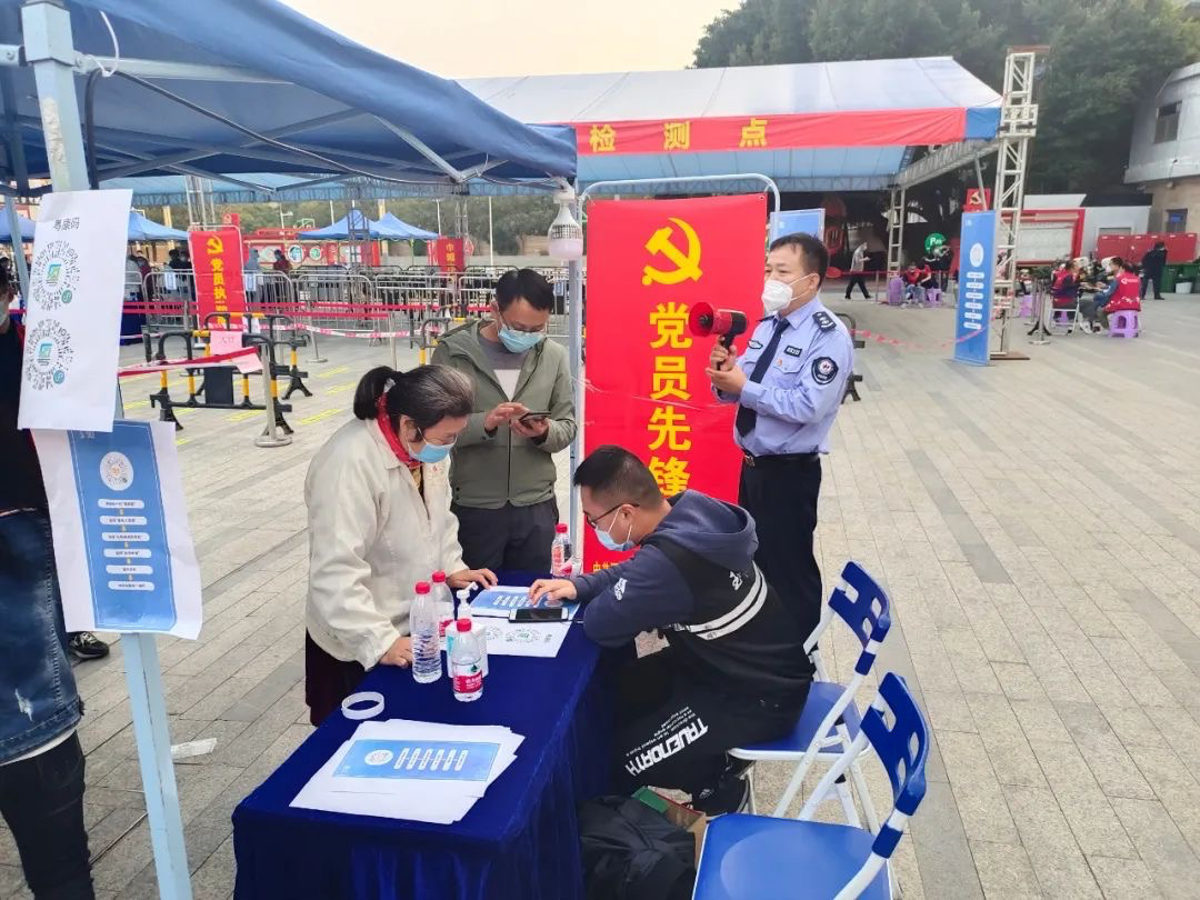同心抗疫 助力“深圳速度”——光明区网格员在行动 