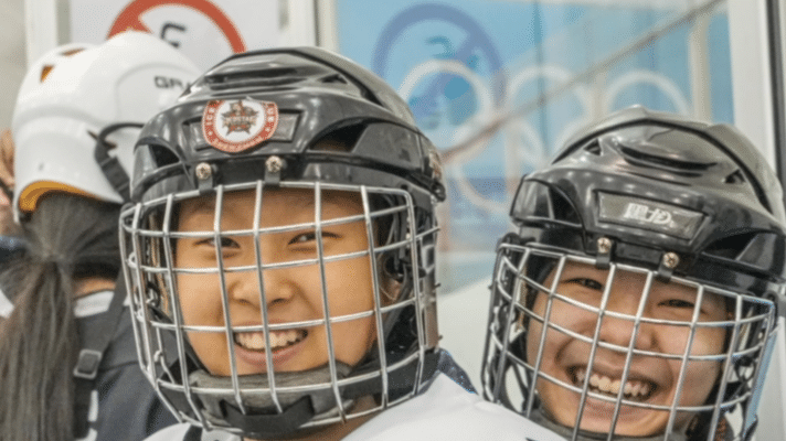 特上镜 22 | 记录深圳女子冰球队训练的一天，飒到不行！