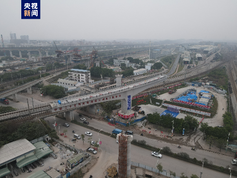 广湛高铁联络线首座转体桥成功转体