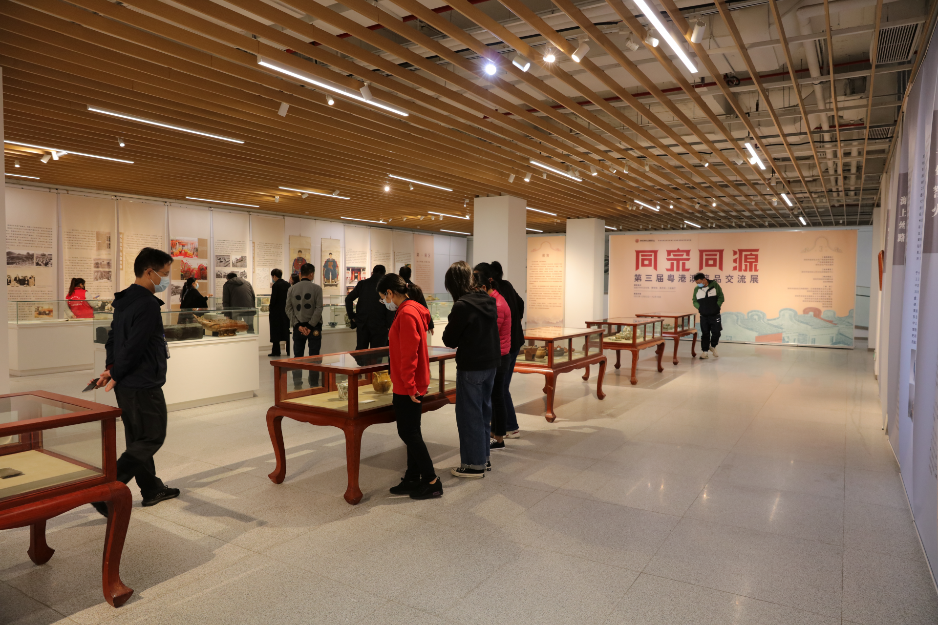 活力宝安① 山水相连，人文相通——第三届粤港澳藏品交流展在宝安1990开展